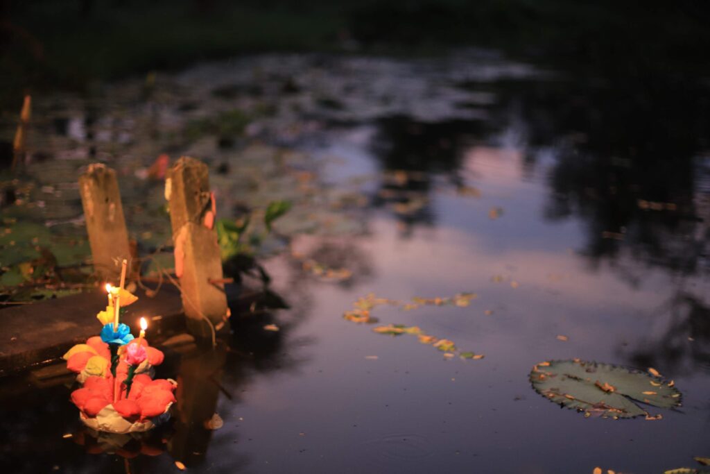 Loy kratong festival is a famous festival in Thailand