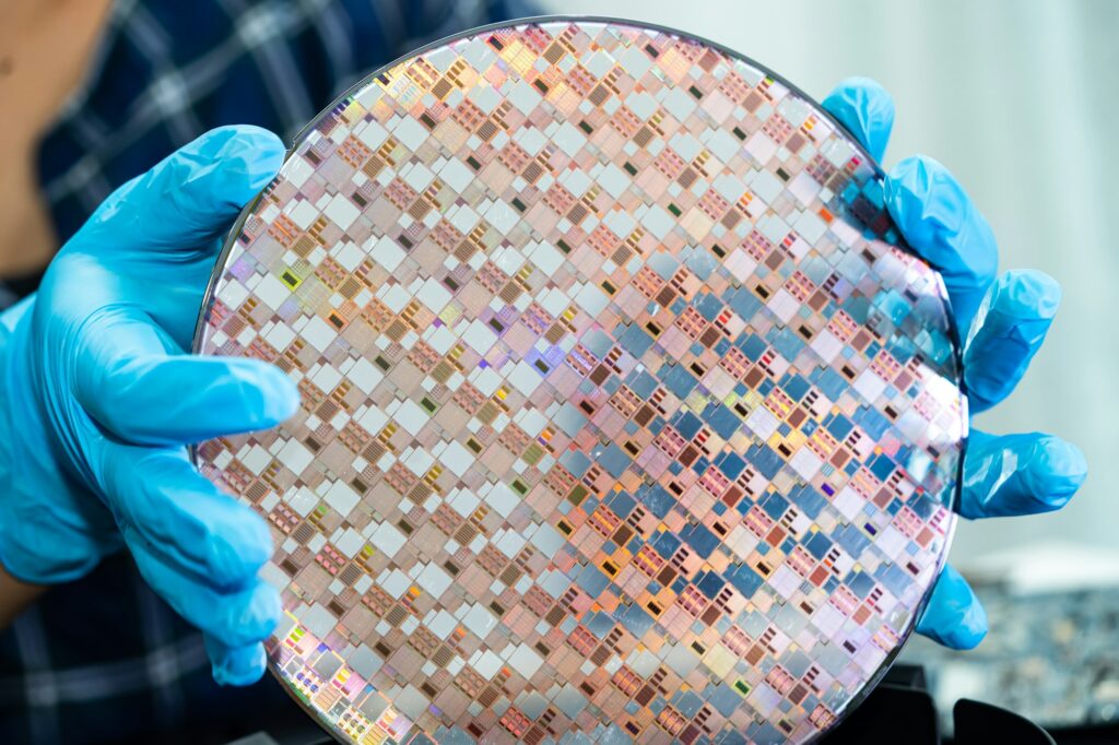 Silicon wafer for manufacturing semiconductor of integrated circuit.