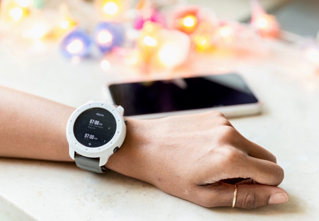 Using technology, smart watch for everyday life and productivity