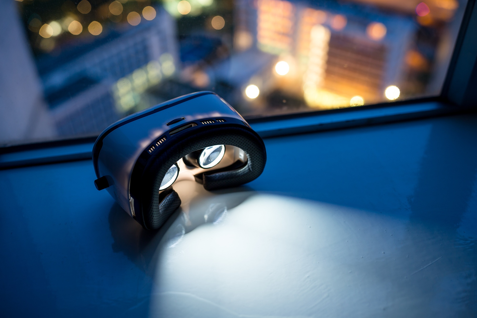 Virtual reality headset with cityscape background