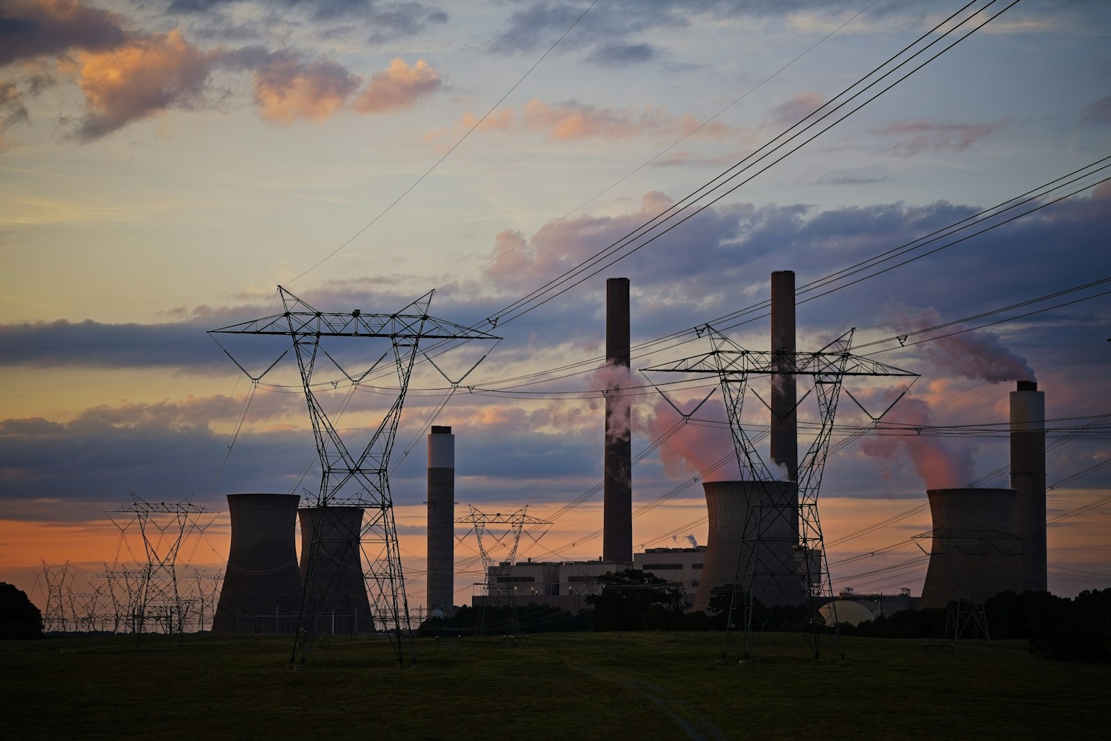 ⚡Georgia’s Struggle to Feed the New AI Energy Boom photo by jacob mcgowin