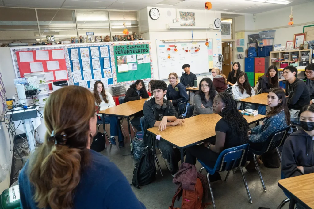 How Schools Are Teaching New Teens to Outsmart Social Media and AI 00disinfo education 1 01 hwvc superjumbo