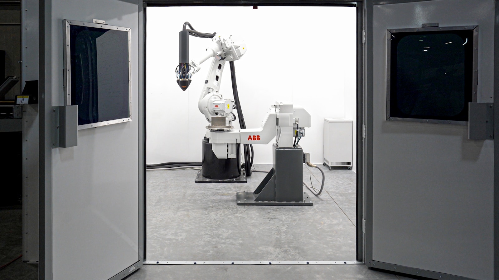 How Tech Companies Simulating New Robot Takeover Before It Happen a machine in a room