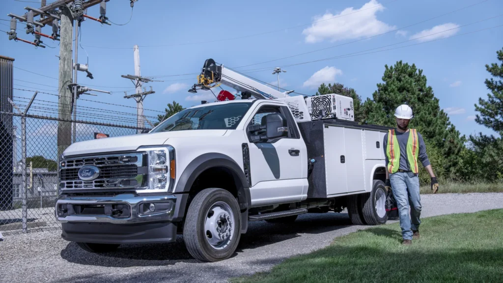 107124992 1664285162057 2023 ford super duty f 550 chassis cab 01