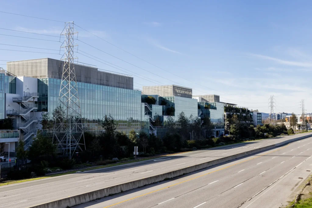 20biz roose 03 mtlf superjumbo