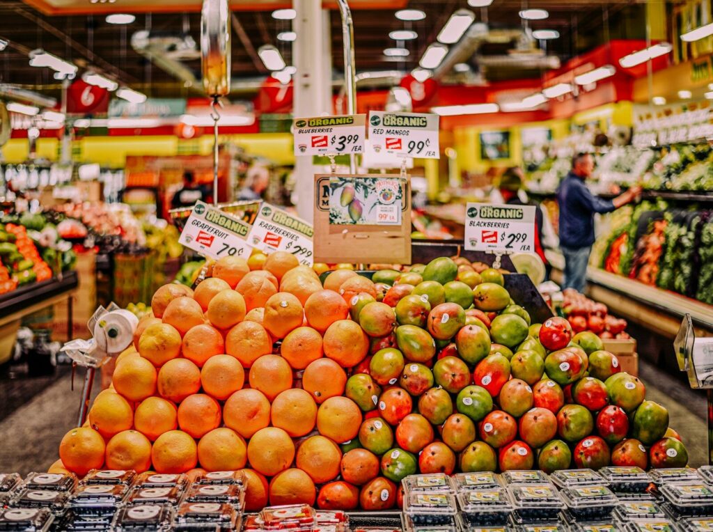 How AI Surveillance Quietly Changing What Pay for New Groceries red and green apples on fruit stand