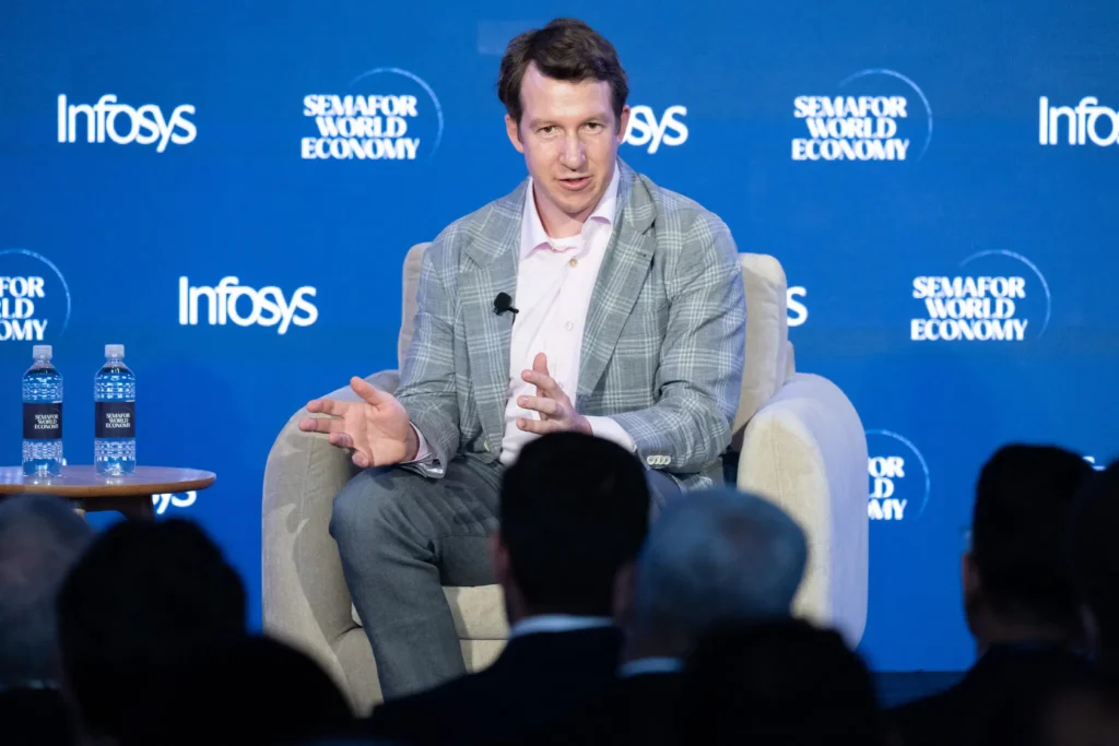 Nearly 200 Economists Warn About New AI's Impact on Jobs 13biz ai econ kjhf superjumbo